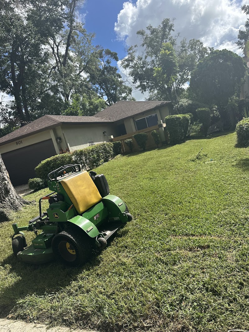 Supreme Cut Lawn Services work photo 4